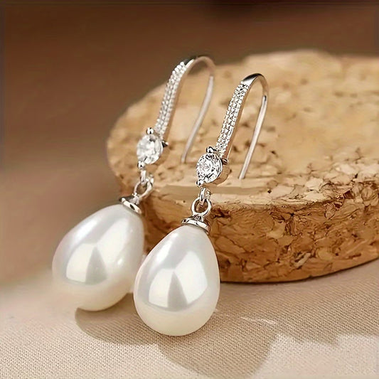 Classic luxury pearl earrings
