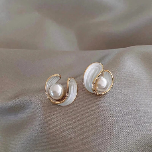 Classic gold pearl stud earrings