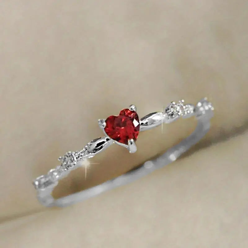 Gold ruby ​​heart ring