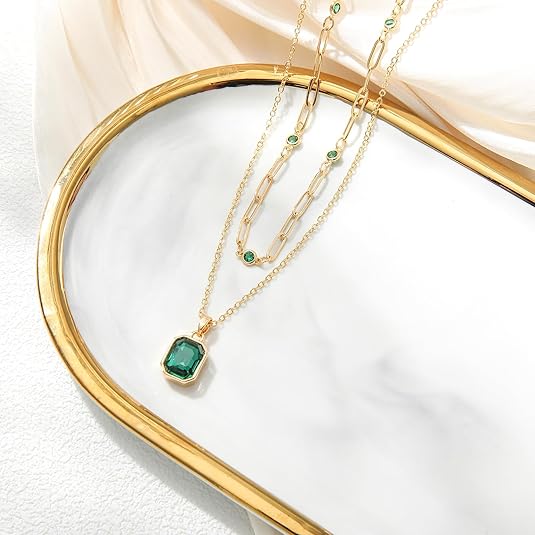 Emerald Clover Pendant Necklace | Gold