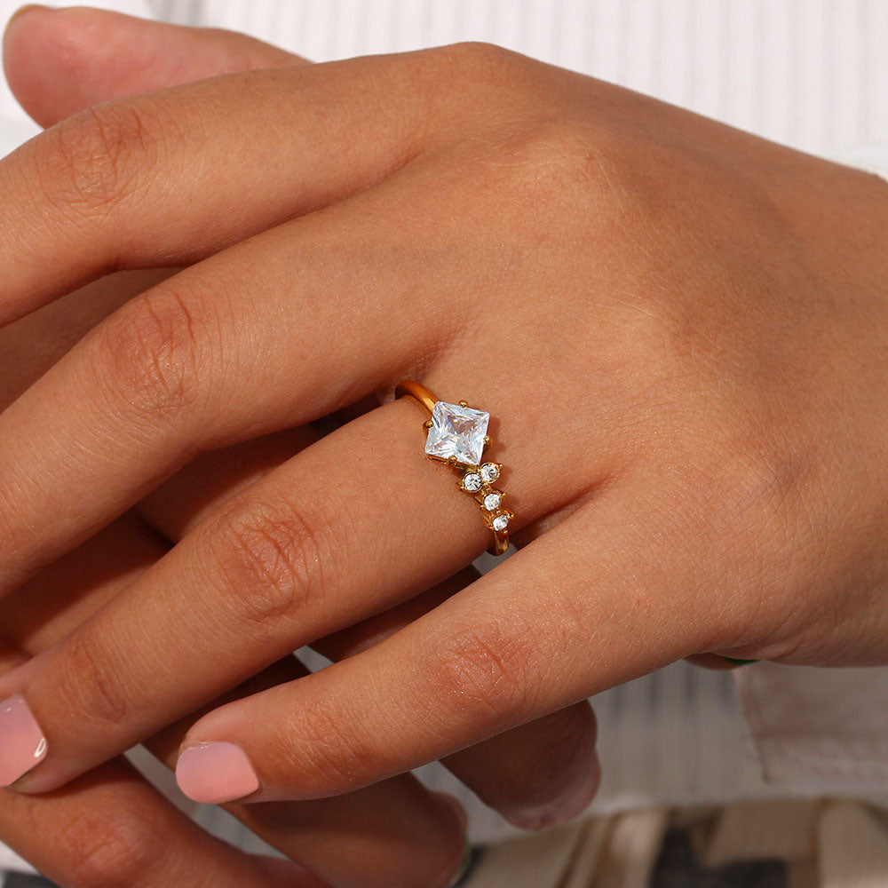 Alaia diamond ring