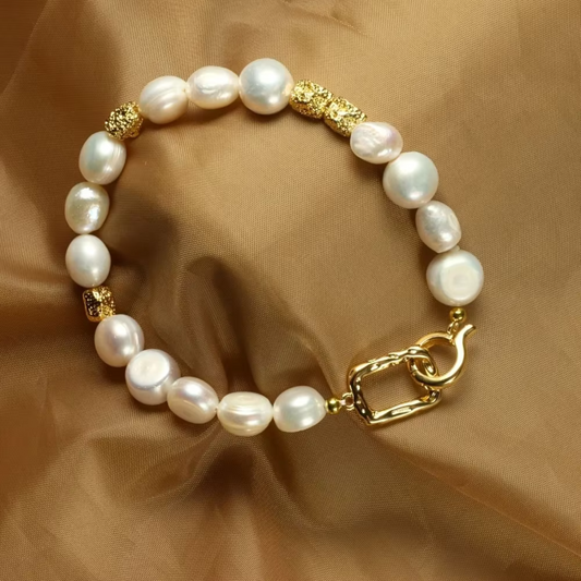 Baroque freshwater pearl bracelet