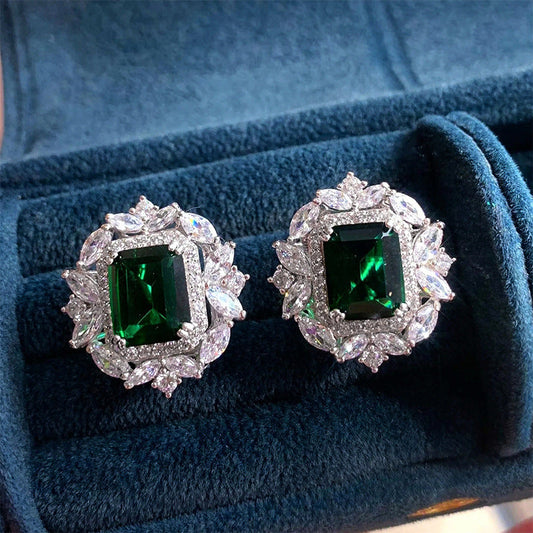 Vivessa Elvryn Earrings | White gold