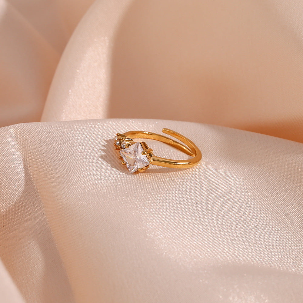 Alaia diamond ring