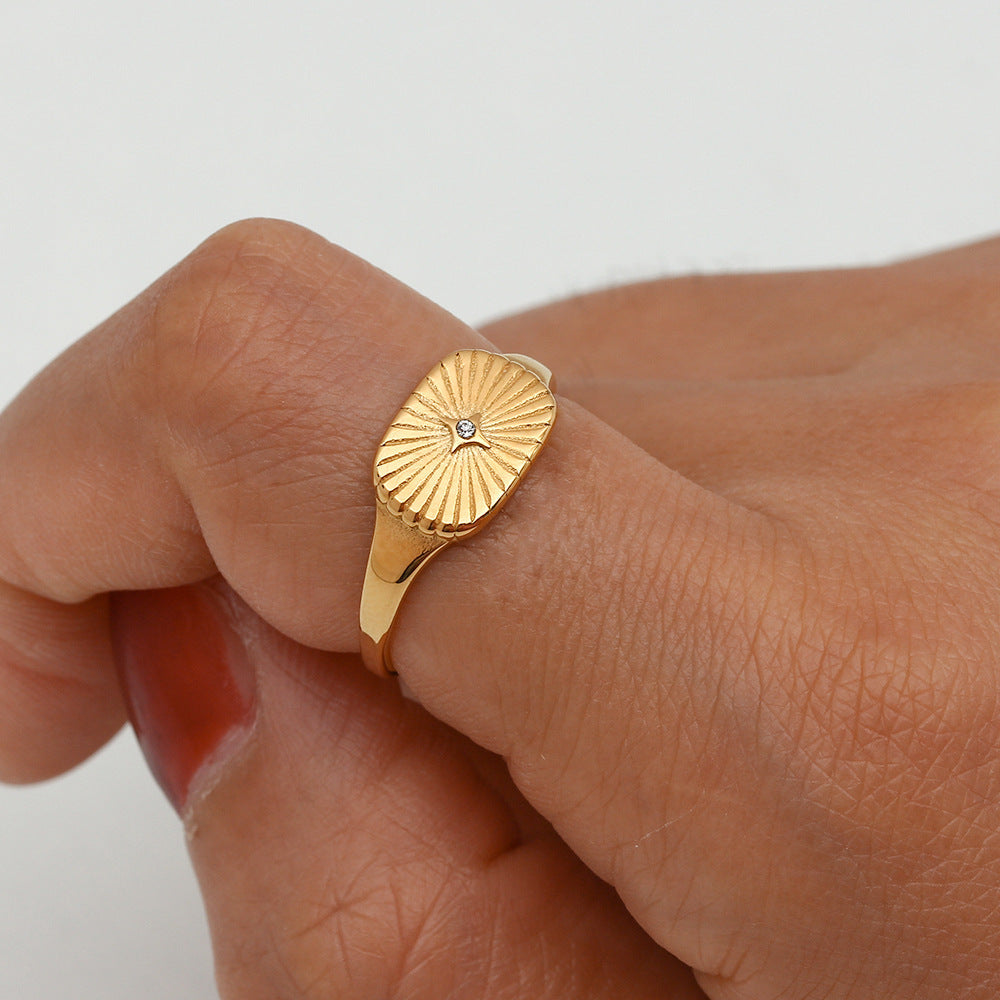 Aglaia gold ring